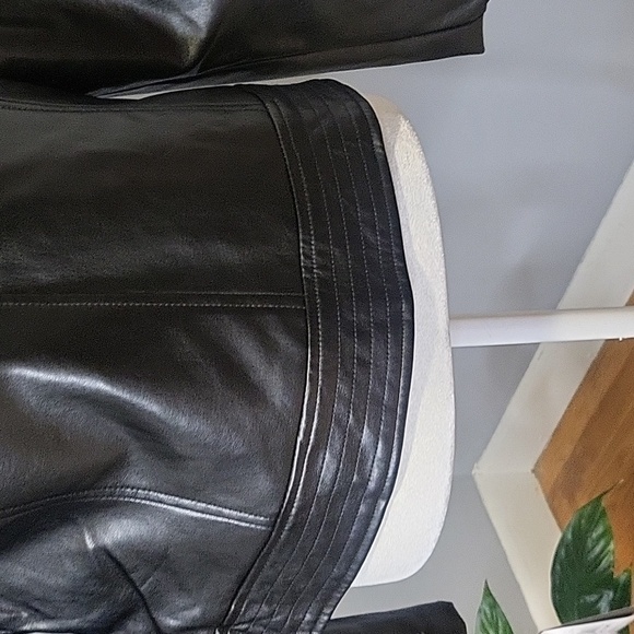 Vince Camuto Black Vegan Leather Moto Jacket with Silvertone Hardware-Size M - Picture 7 of 11